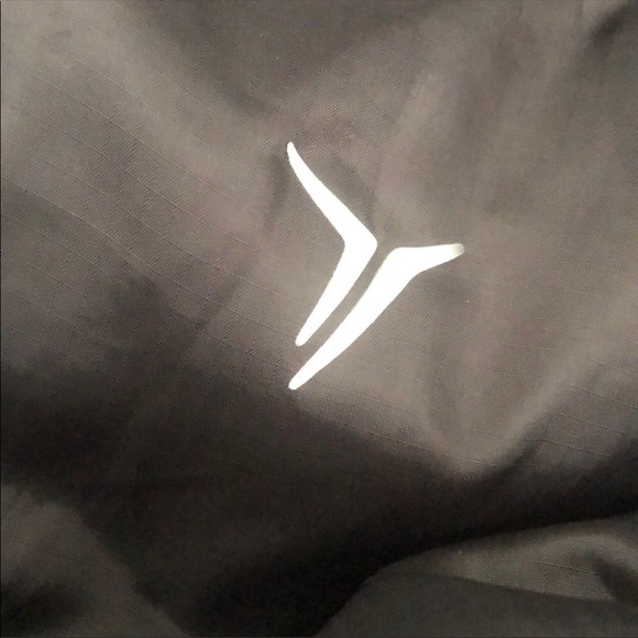 ⭐️4/$25 Old navy active grey/black zip jacket XXL - Picture 4 of 5